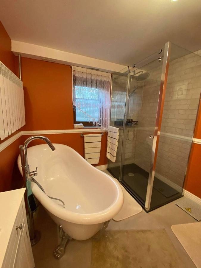 Apartamenty u Basi Lesnica  Bagian luar foto